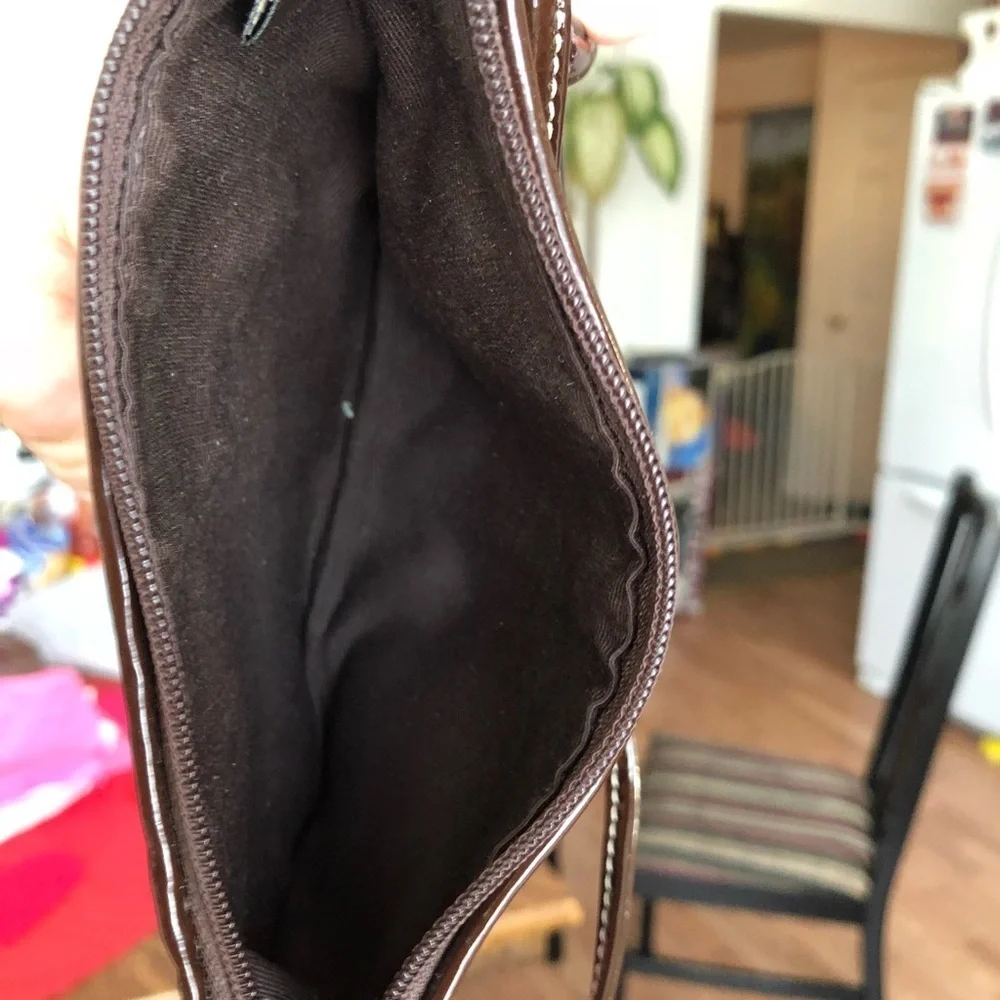 🌷♥️❤️👜🌸🌹🔥coach brown patent leather wristlet